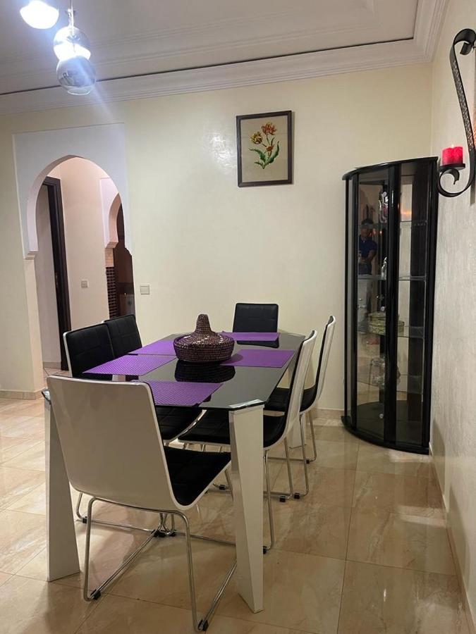 Magnifique Appartement Spacieux Confort Propre Familial 2 Chambres Salon Et Salle A Manger A 20Mn A Pied De Place Jemaa El Fina 4 Piscines Dans Espace De Golf A 12 Mn En Voitures L Entree Est Gratuit Pour La Clientele Ouvert Entre 10H Et 20H Marrakesch Exterior foto